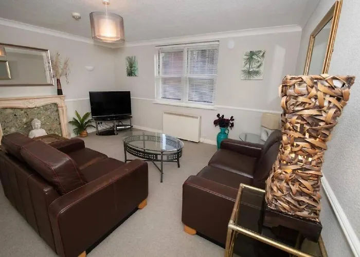 Cormorant - Beautiful 2 Bed Apartment With Sea Views Old Town